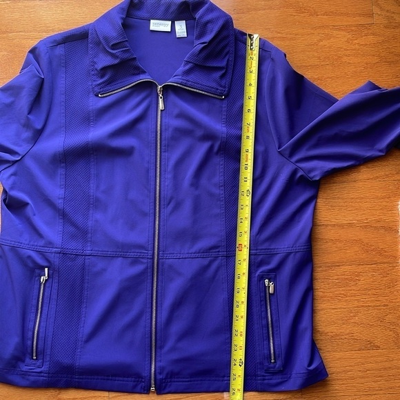 Chico’s ZENERGY
Neema Solid Dobby Detail Jacket Size 3 U.S. Size 16/18 - Picture 6 of 7
